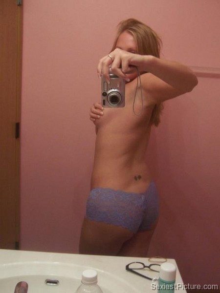 sexiest girl ever mirror shot