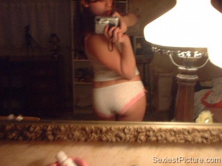 sexiest girl ever mirror shot